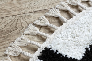 Bielo-čierny shaggy koberec Berber Cross kruh
