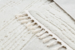 Biely shaggy koberec so strapcami Villa AC53B/ľubovoľné pásiky