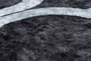 Čierny koberec vhodný na pranie v práčke MIRO